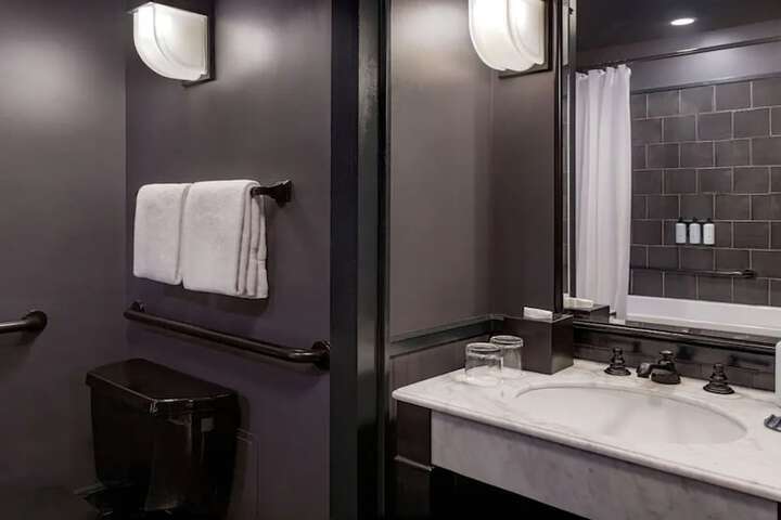 Room 22 of 84