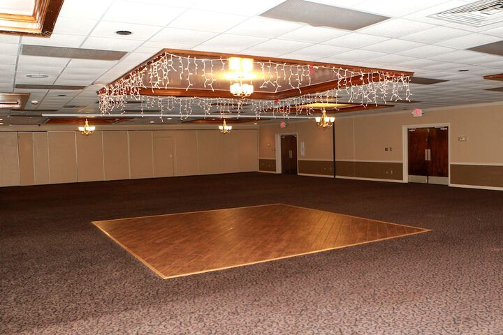 Ballroom/Hall 43 of 46
