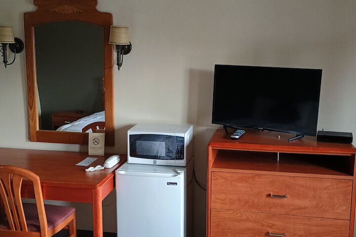 Room 27 of 28