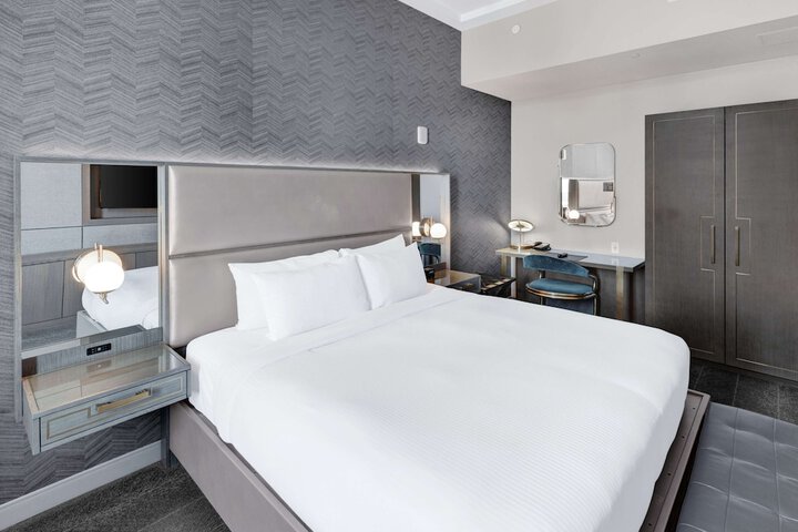 Tulsa Club Hotel Curio Collection by Hilton