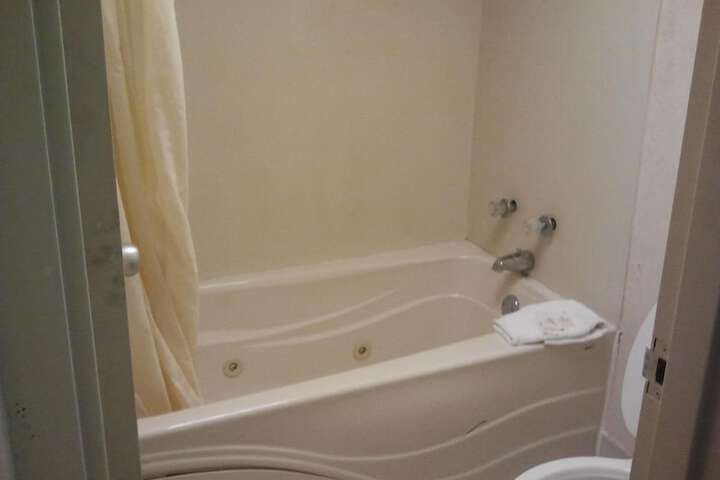 Room 8 of 15