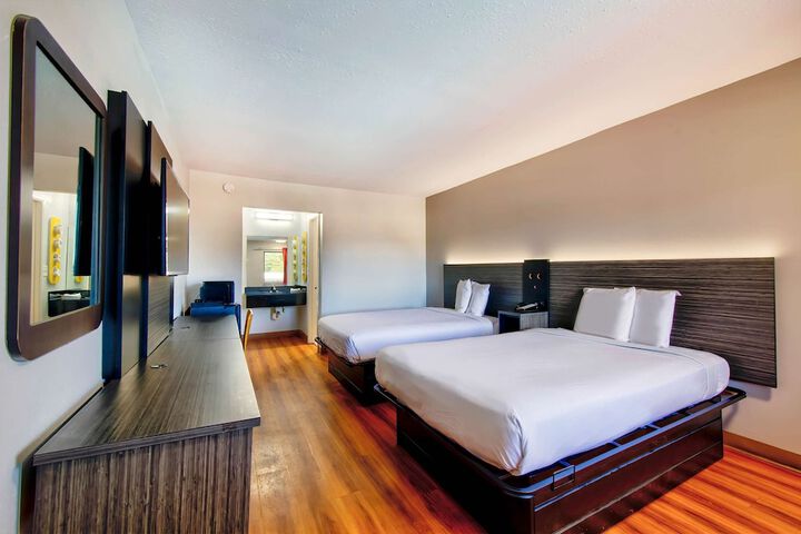 Room 17 of 25
