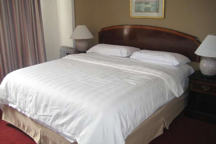 Room 13 of 28