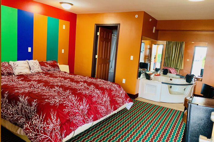 Room 11 of 16