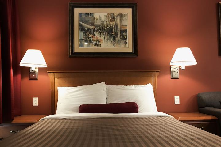 Room 32 of 38