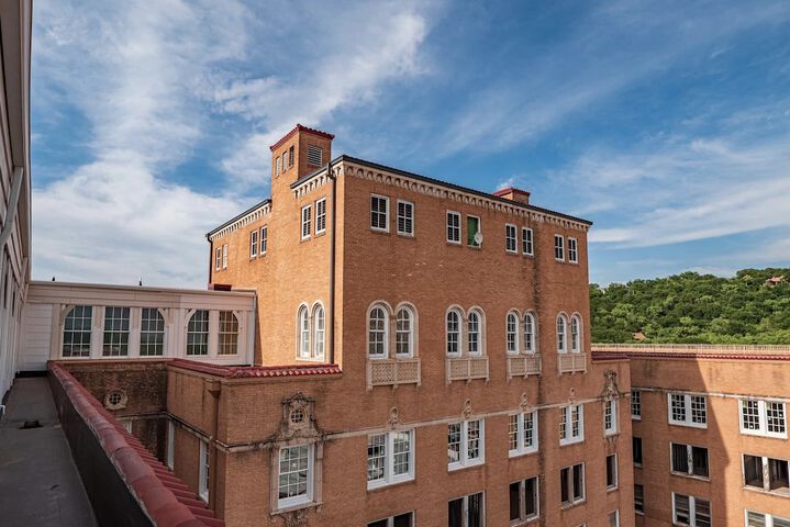 Hotel 7 of 220