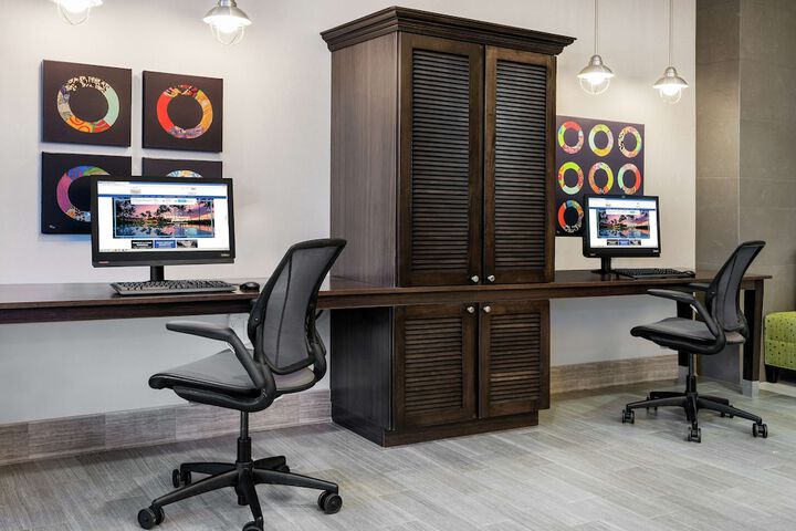 Business Center 39 of 39