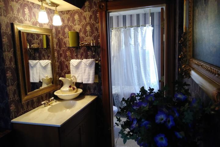 Room 44 of 60