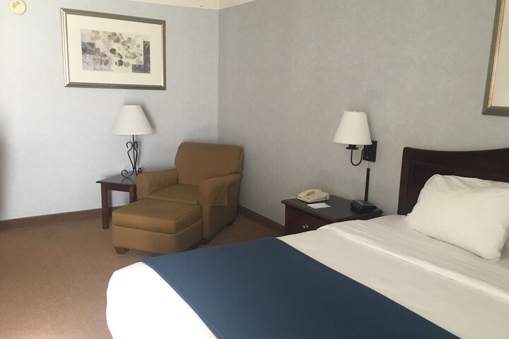Mountain Inn & Suites