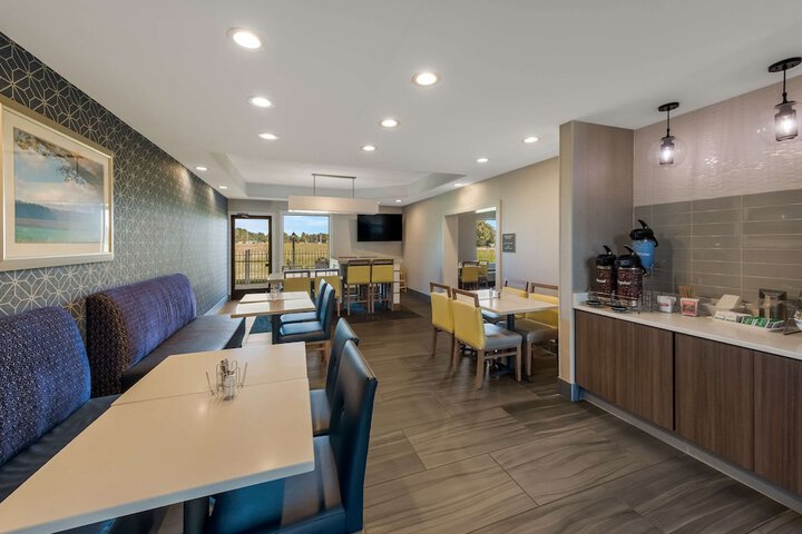 Comfort Inn & Suites Tipp City Dayton North I-75
