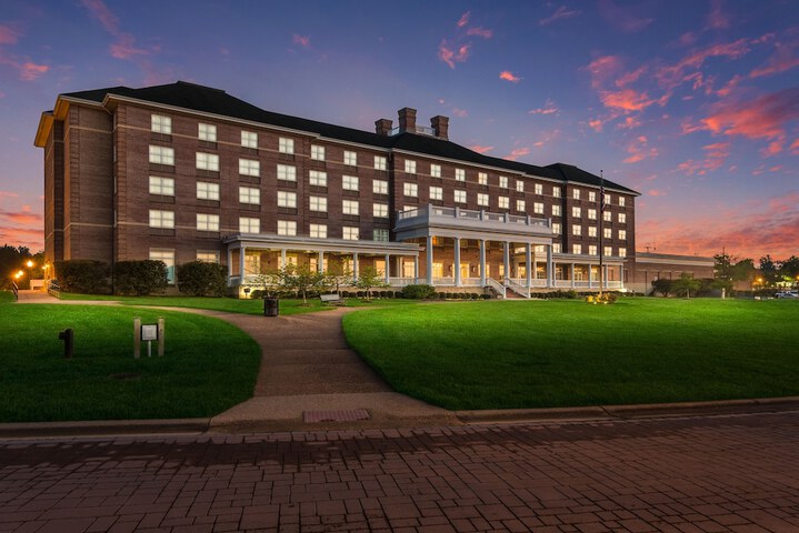 Hotel 4 of 73