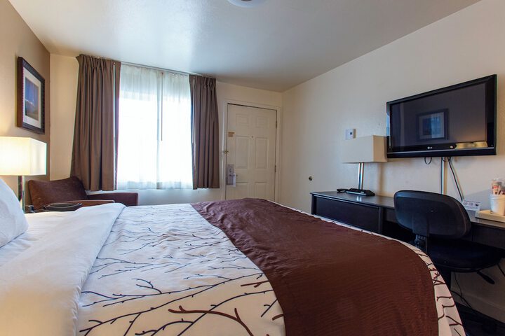 Room 25 of 47