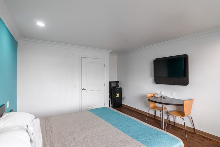 Room 15 of 37