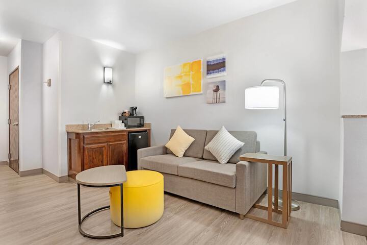 Comfort Inn & Suites Sacramento - University Area