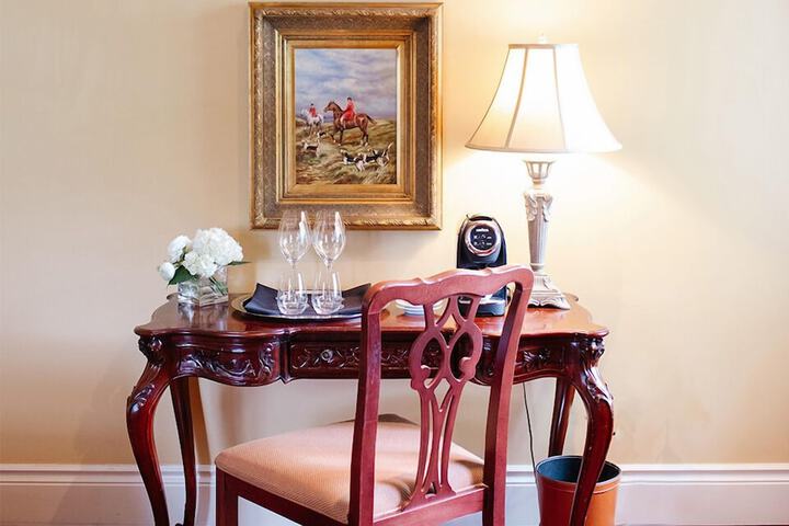 Riverbend Inn and Vineyard
