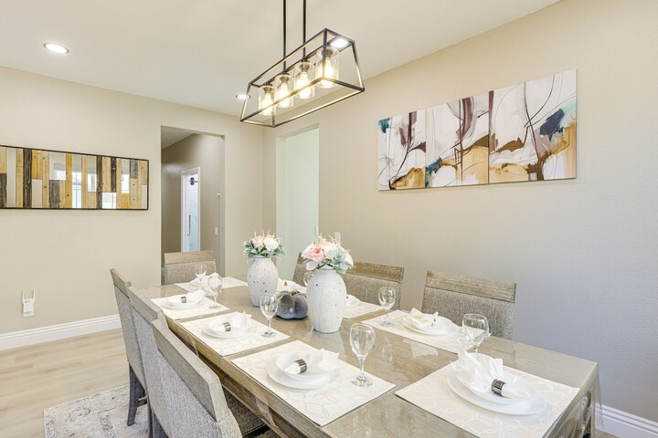 Mtn-view Gem w / Private Yard: Luxe Beaumont Home