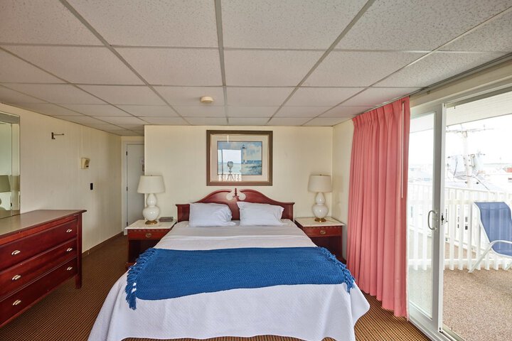 Room 21 of 34