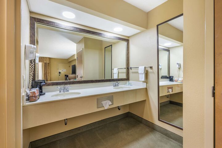 Quality Inn Paris