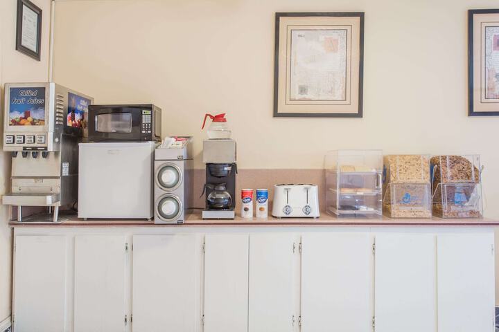 Breakfast/Coffee Service 17 of 17