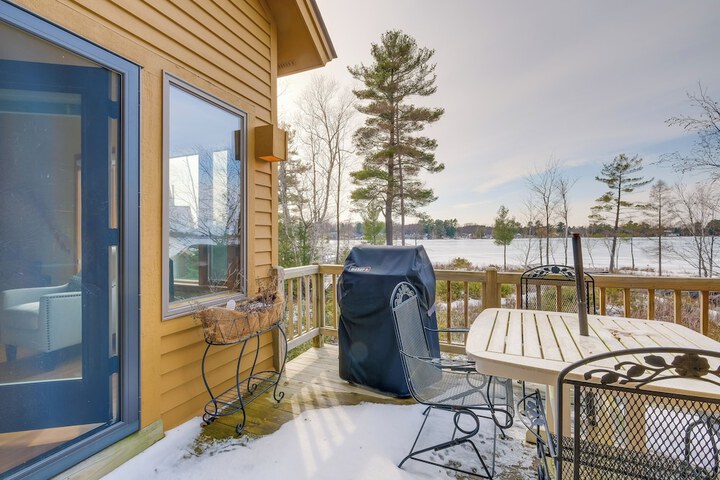 Elk Rapids Condo w / Balcony Overlooking Elk Lake!