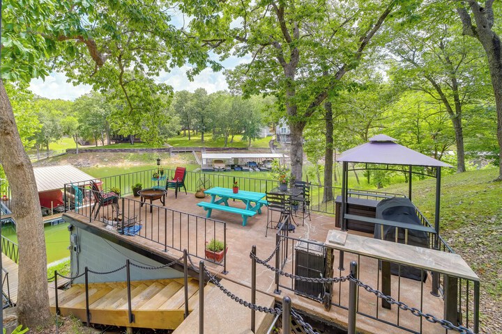 Grand Lake Cottage w / Hot Tub in Eucha