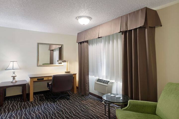 Room 15 of 40