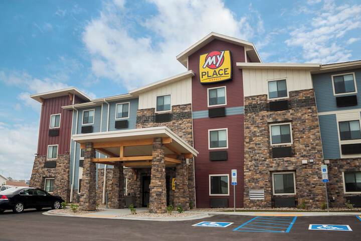 My Place Hotel - Jamestown ND