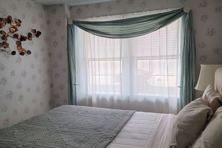 Room 113 of 208