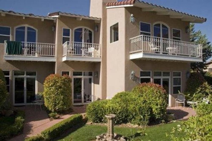 Hotel Exterior 87 of 92