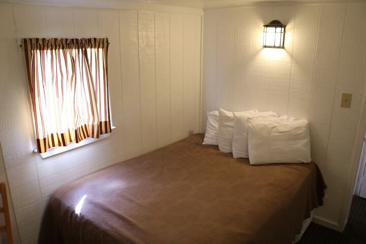 Room 47 of 74