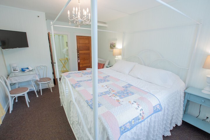 Room 47 of 162
