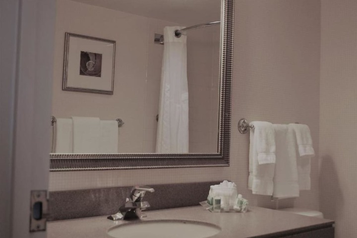 Room 34 of 73