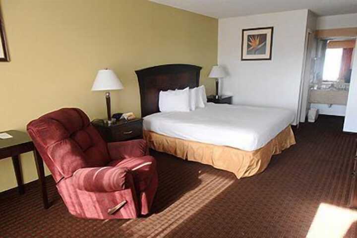 Quality Inn Plainview