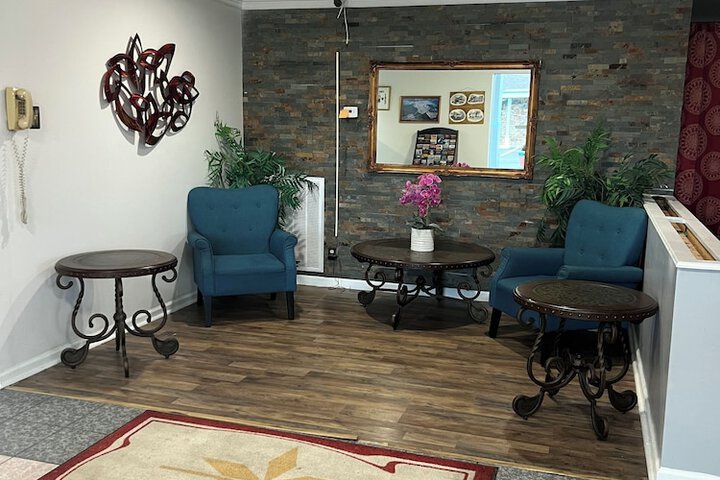 Ambassador Inn & Suites