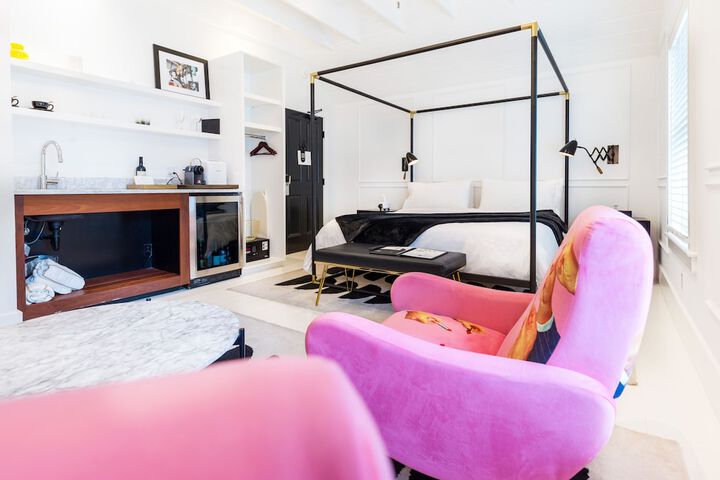 Room 43 of 62