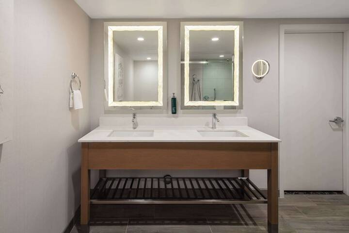 Room 20 of 42