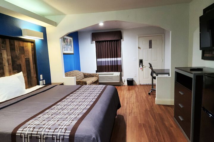 Room 22 of 35