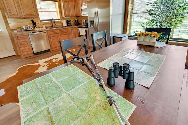 Riverside Beattyville Cabin w / Kayaks & Fire Pit!
