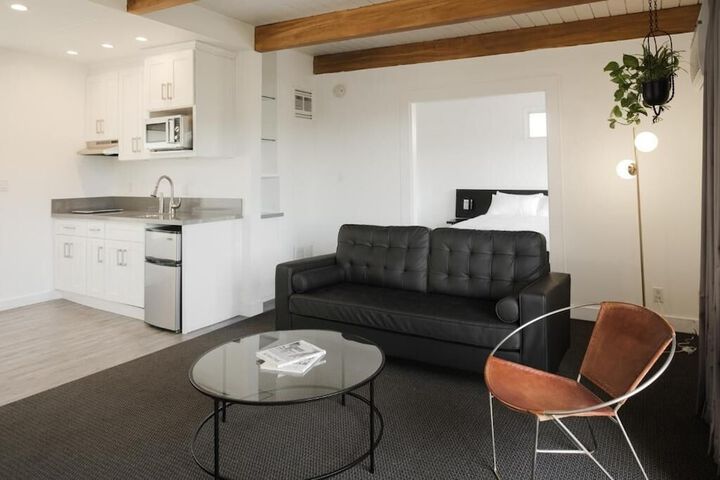 Room 32 of 45