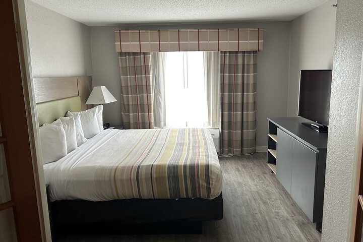 Room 70 of 86