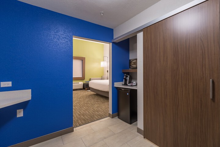 Holiday Inn Express and Suites San Marcos South by IHG