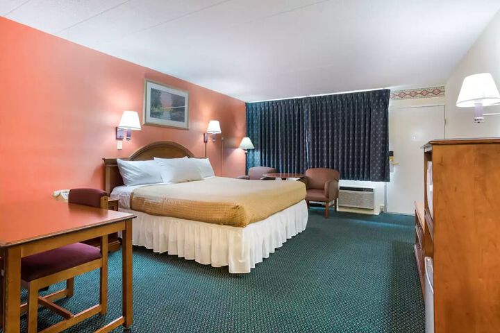 Room 13 of 19