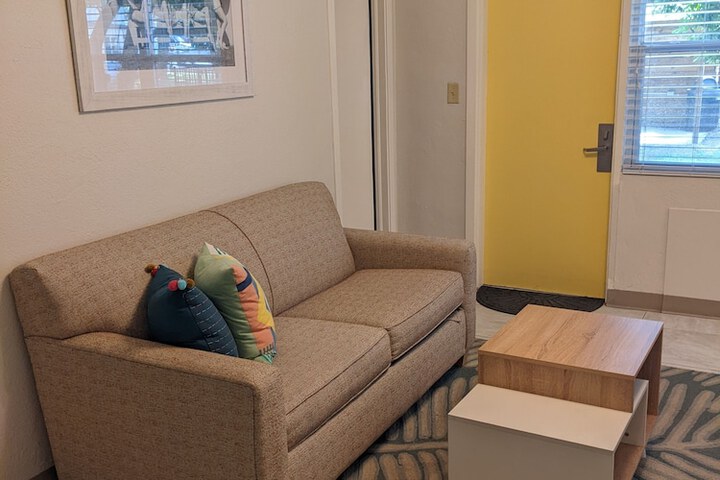 Room 11 of 21