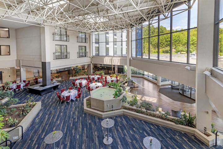Best Western Royal Plaza Hotel & Trade Center