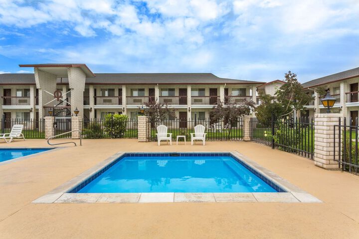 Days Inn by Wyndham Delta