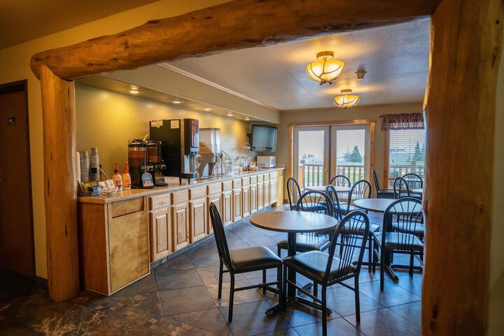 Breakfast/Coffee Service 40 of 44