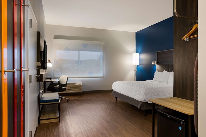 Room 15 of 48
