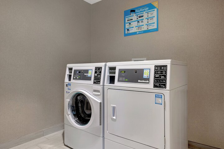 Holiday Inn Express & Suites Glendale Downtown by IHG