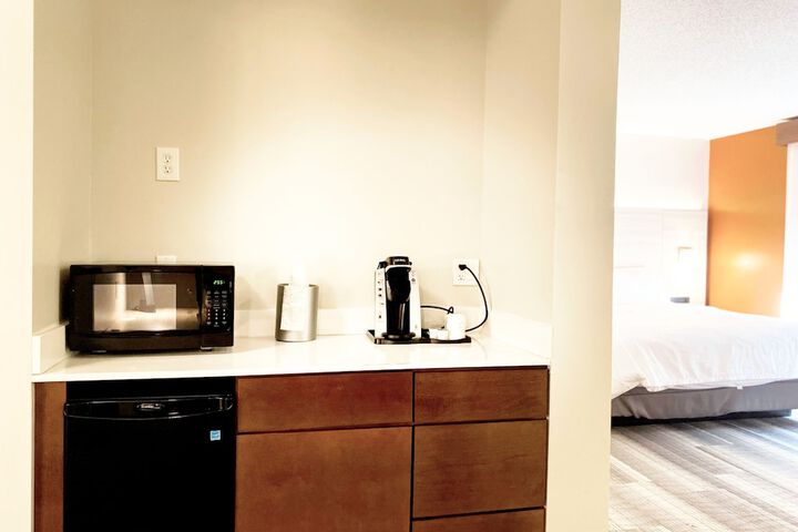 Holiday Inn Express Hotel & Suites Logansport by IHG