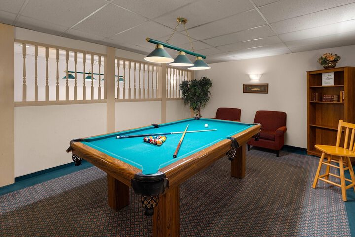 Royal Scot Hotel & Suites Trademark Collection by Wyndham